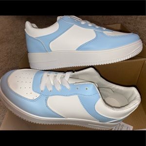 TOP Moda sneakers, never worn, super cute, and a size 9!